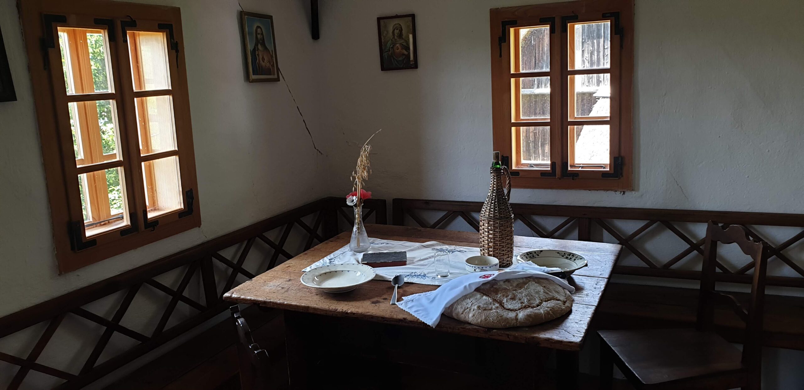 Zima na Grilovi domačiji: zeliščna enolončnica in domači krapi