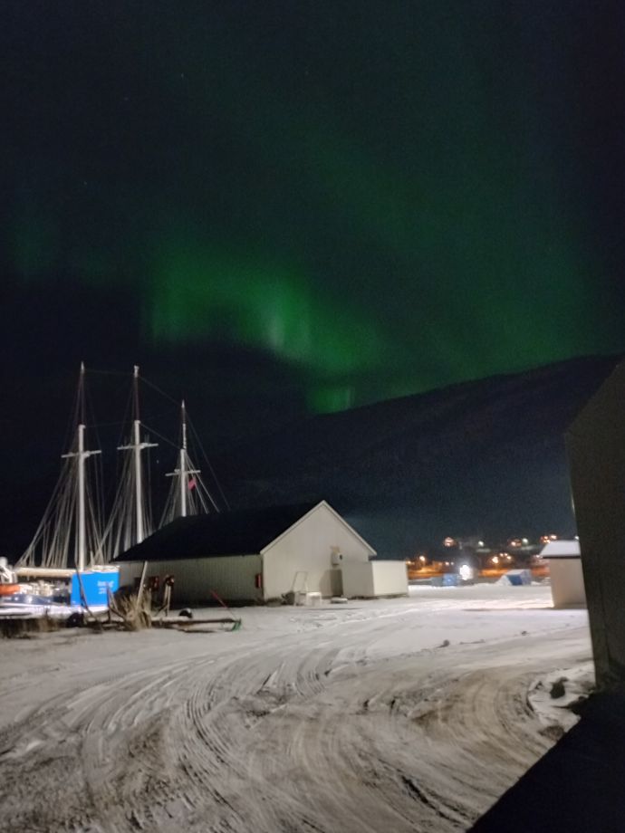 Barbara Popit: V objemu polarnega sija, z jadrnico po fjordih severne Norveške