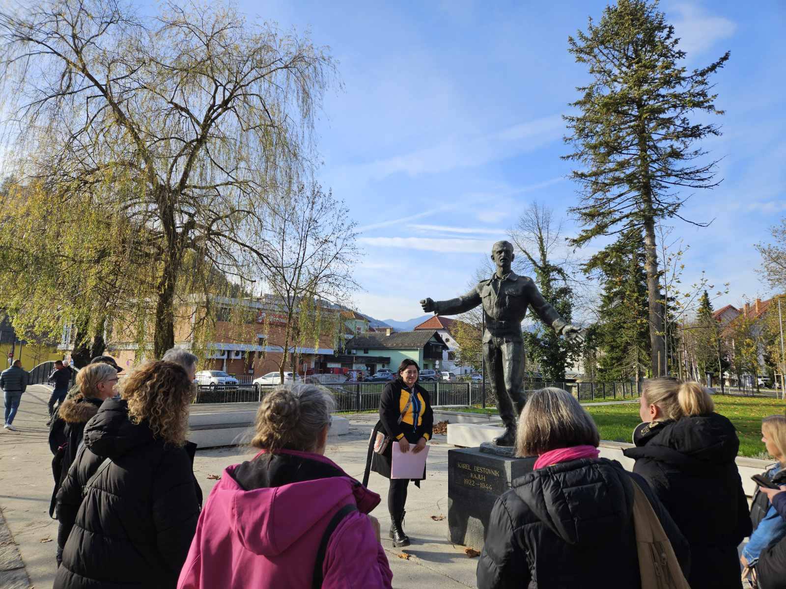 Tematsko vodenje: Med verzi in ljubeznijo –  po poteh Kajuha