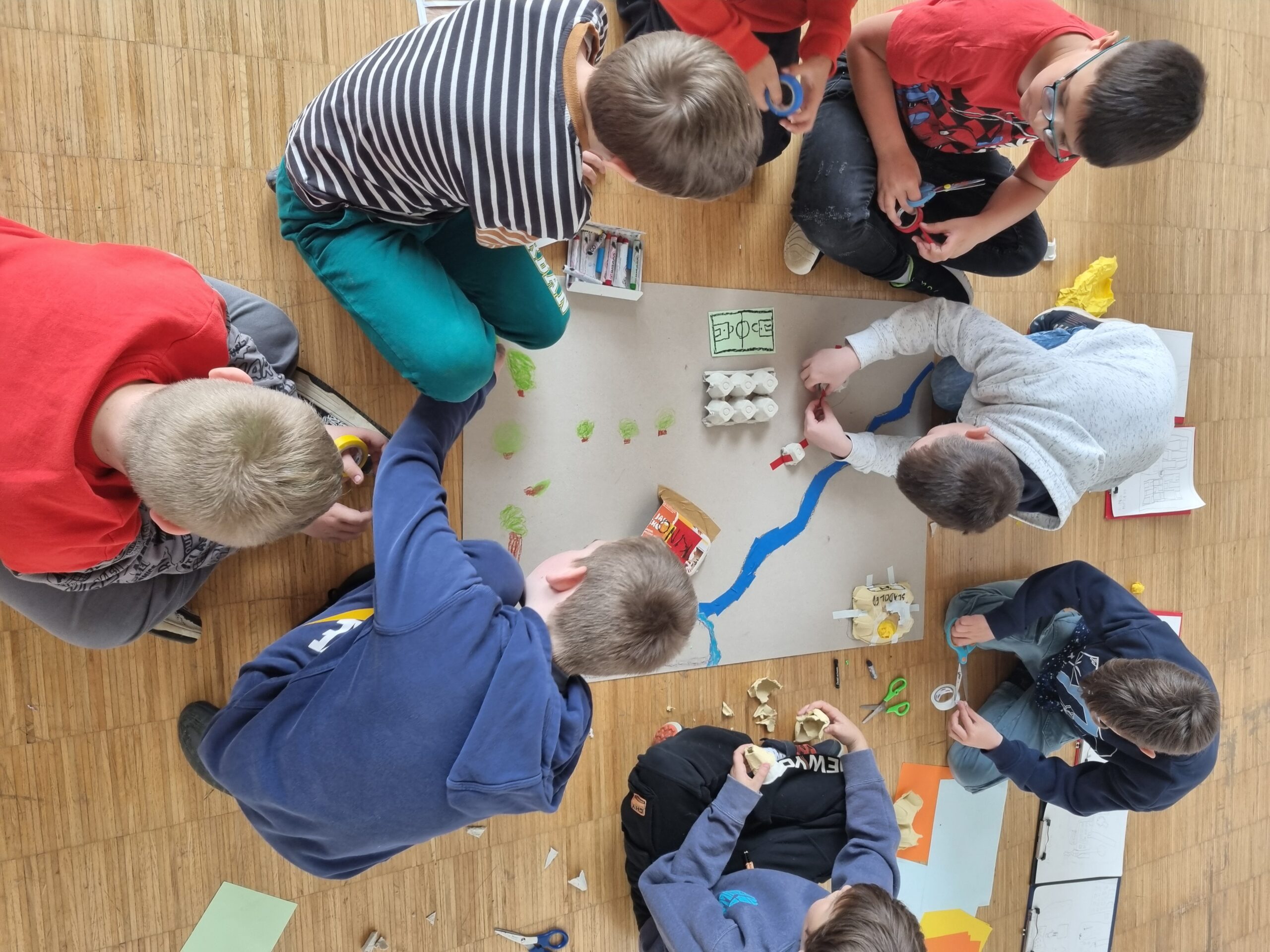 Zimska likovna delavnica v Galeriji Velenje – Likovna mreža spominov