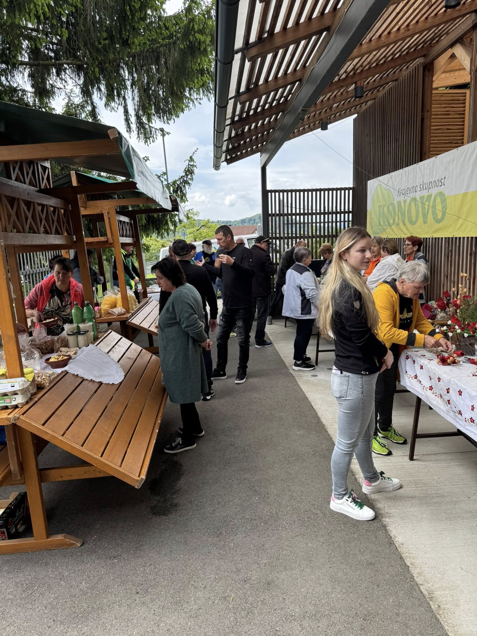 Kmečka tržnica s kulturnim programom